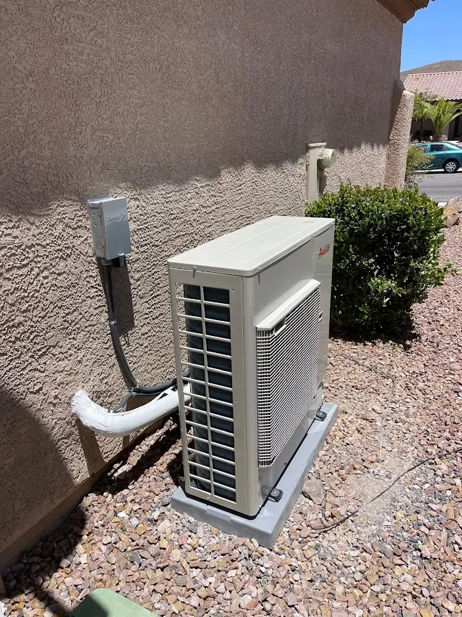 Residential air conditioning condenser unit in Oak Ridge